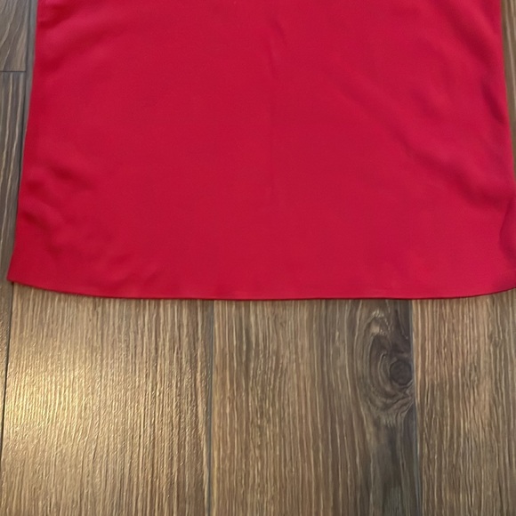 Red sleeveless shirt size medium petite - Picture 3 of 4